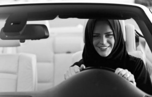 Саудовские женщины нашли способ получения водительского удостоверения 