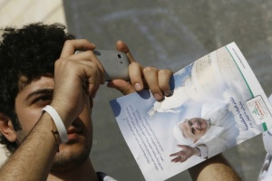 В Ливане отслеживают потенциальные угрозы по мобильным телефонам  