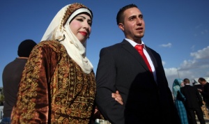 Махмуд Аббас организовал коллективную свадьбу на миллион долларов 