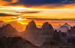 Плато Аскрем в Алжире и самый красивый в мире восход и закат 