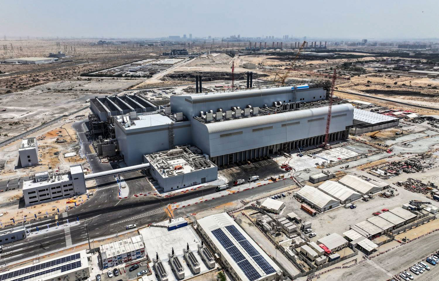 В Дубае запустили крупнейший в мире центр по переработке отходов в энергию