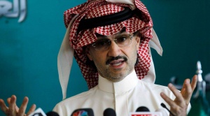 Принц Аль-Валид подарил футболистам клуба «Аль-Наср»  25 автомобилей 