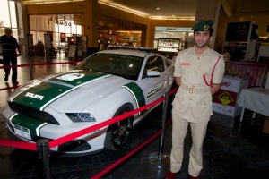 Автопарк полиции Дубая пополнился Ford Mustang Roush