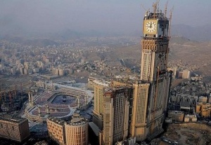 Самая высокая часовая башня в Саудовской Аравии заявила о скором открытии 