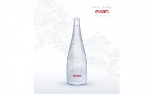 Эли Сааб разработал новый дизайн бутылки Эвиан