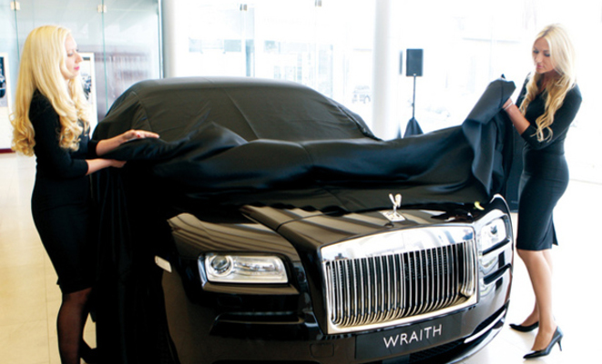 В Дубай приехал самый дорогой Rolls-Royce