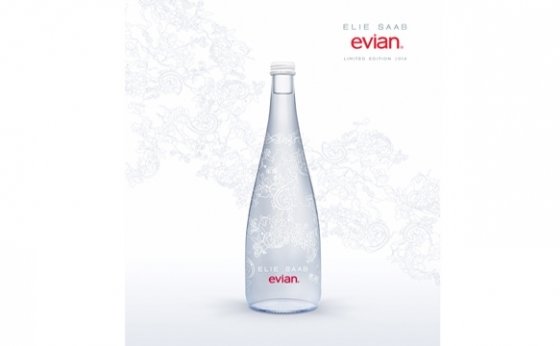 Эли Сааб разработал новый дизайн бутылки Эвиан