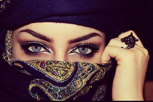 Арабский кохль: от мужского лекарства к женскому макияжу   