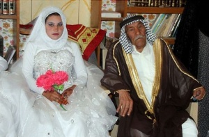 В Ираке скончался 97-летний фермер, взявший в жены 22-летнюю девушку   