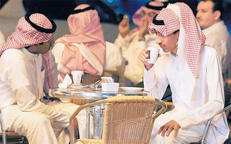 Саудовская Аравия стимулирует соискателей рабочих мест премиями в $26500 