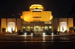Каирский оперный театр чествовал 70-летие российско-египетских отношений концертом и памятником Чайковскому 