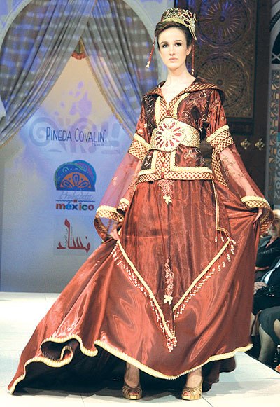Коллекция изящных марокканских кафтанов модельера Самиры Хадуши